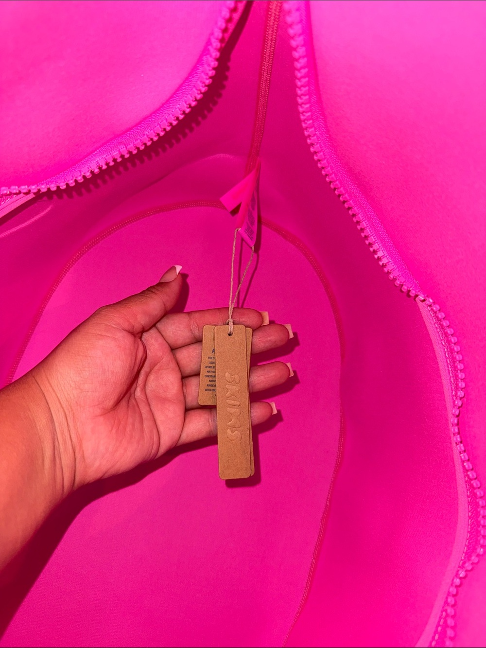 SKIMS Beach Tote - Picture 6 of 6